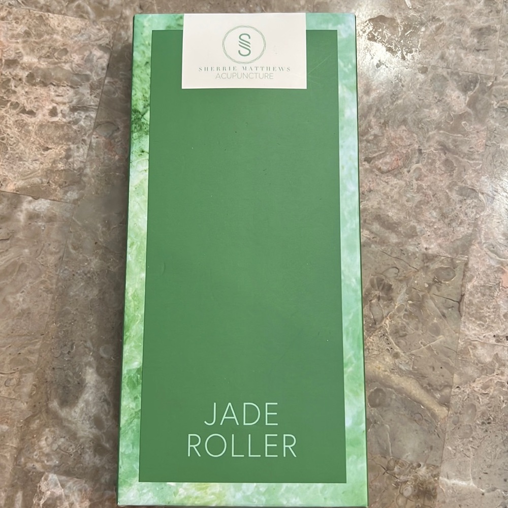 NEW Sherrie Matthews Jade Roller